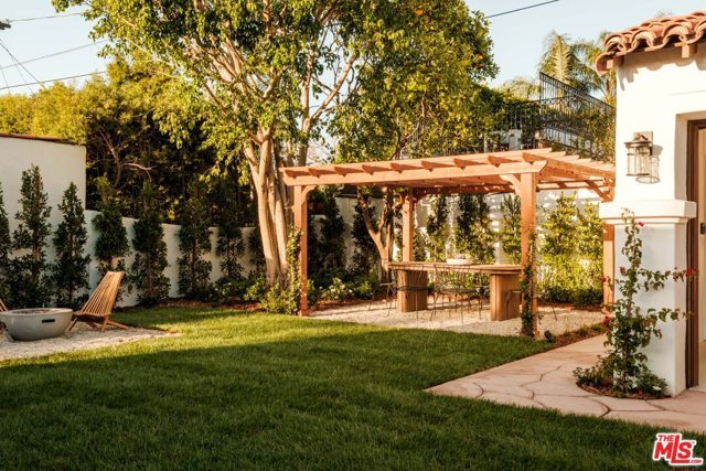 138 S La Jolla Avenue, Los Angeles, CA 90048