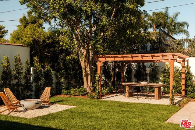 138 S La Jolla Avenue, Los Angeles, CA 90048