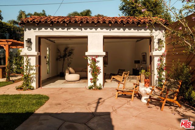 138 S La Jolla Avenue, Los Angeles, CA 90048