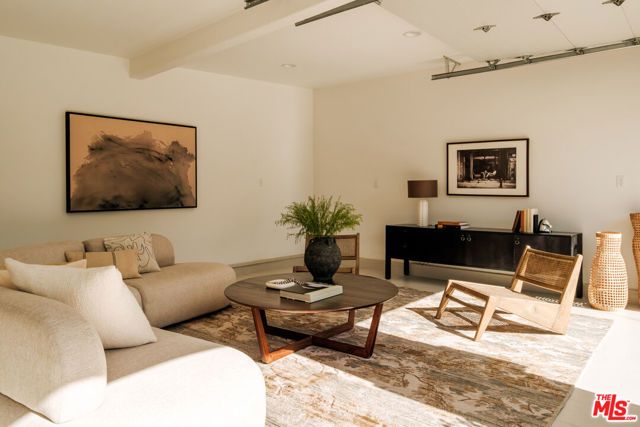 138 S La Jolla Avenue, Los Angeles, CA 90048