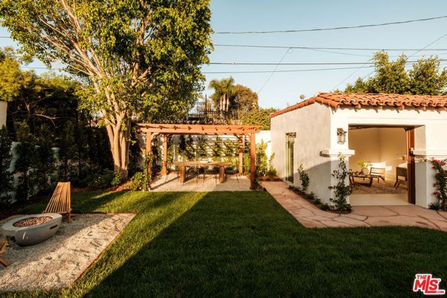 138 S La Jolla Avenue, Los Angeles, CA 90048