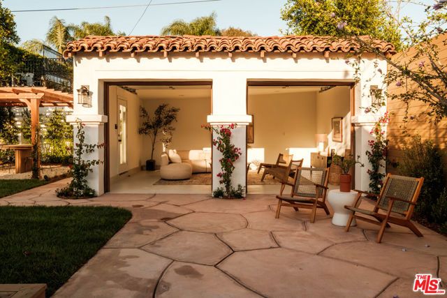 138 S La Jolla Avenue, Los Angeles, CA 90048
