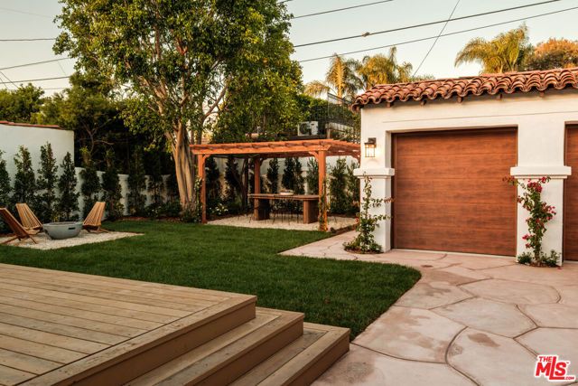 138 S La Jolla Avenue, Los Angeles, CA 90048