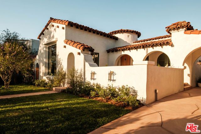 138 S La Jolla Avenue, Los Angeles, CA 90048