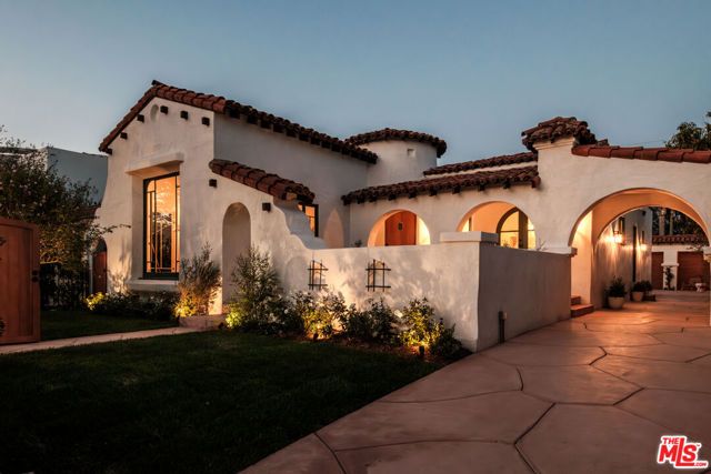 138 S La Jolla Avenue, Los Angeles, CA 90048