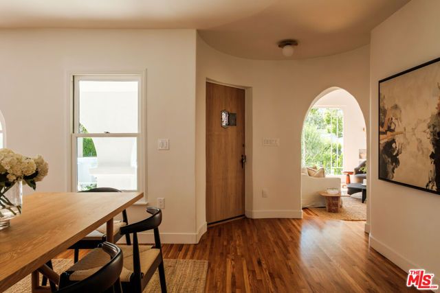 138 S La Jolla Avenue, Los Angeles, CA 90048