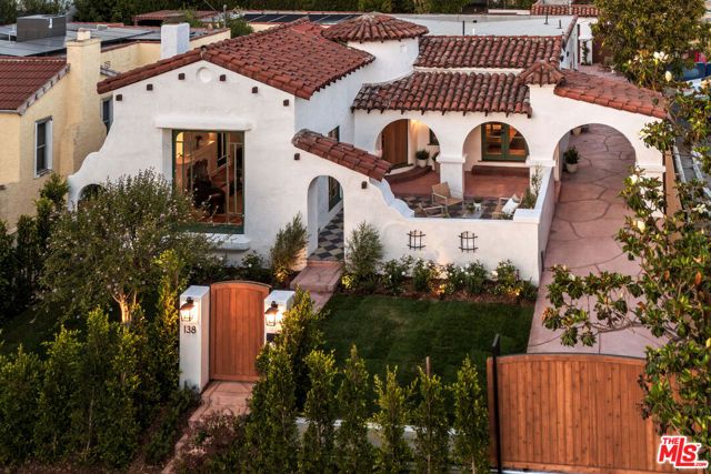 138 S La Jolla Avenue, Los Angeles, CA 90048