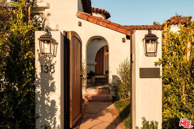 138 S La Jolla Avenue, Los Angeles, CA 90048