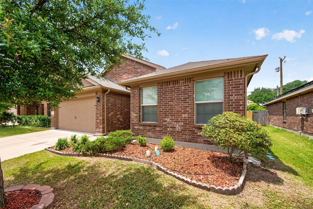 7404 Littleton Way, Fort Worth, TX 76134