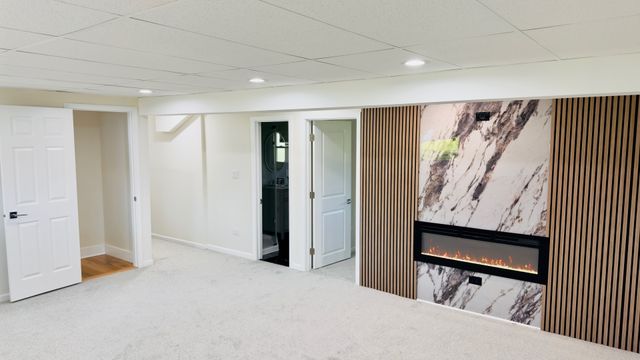 527 Northgate Road, Lindenhurst, IL 60046