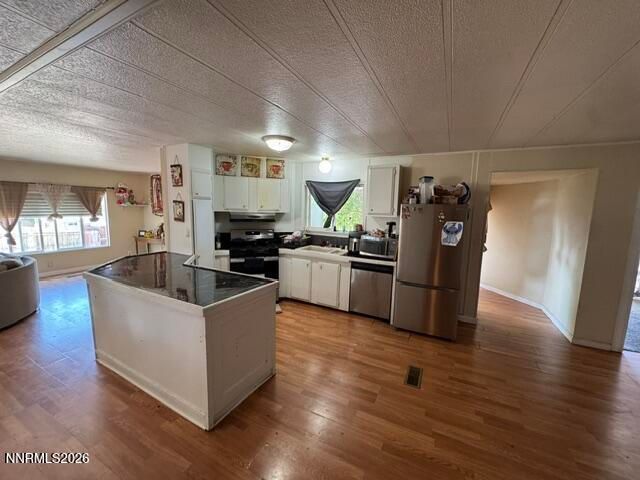 5886 Leon Drive, Sun Valley, NV 89433