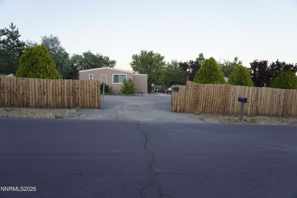 5886 Leon Drive, Sun Valley, NV 89433