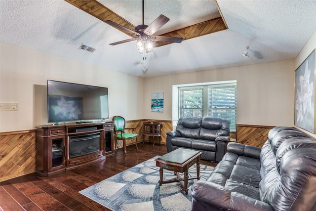 3701 Waycross Court, Arlington, TX 76016