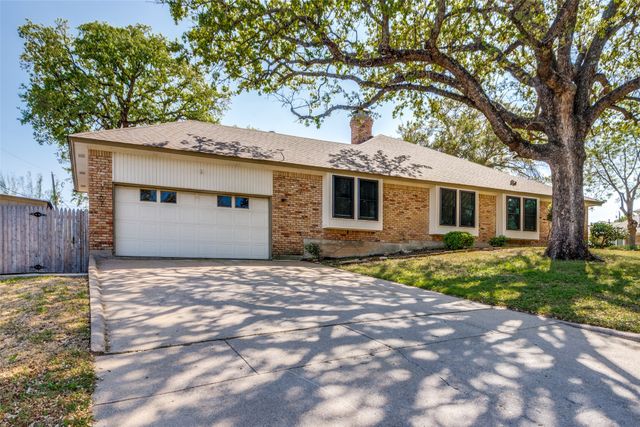 3701 Waycross Court, Arlington, TX 76016