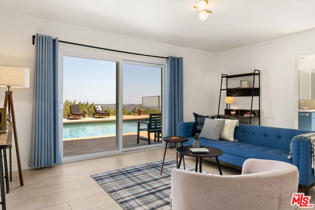 Image 23 of property listing at 2710 Rock Pine Lane, La Crescenta, CA 91214