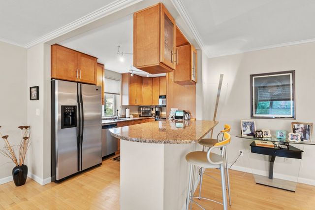 20 Hammond Pond Parkway 504, Newton, MA 02467