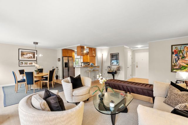 20 Hammond Pond Parkway 504, Newton, MA 02467