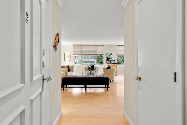20 Hammond Pond Parkway 504, Newton, MA 02467