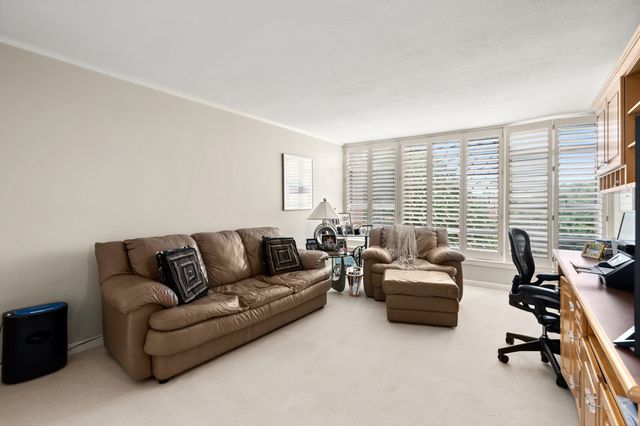 20 Hammond Pond Parkway 504, Newton, MA 02467