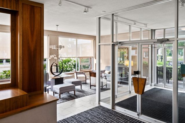 20 Hammond Pond Parkway 504, Newton, MA 02467