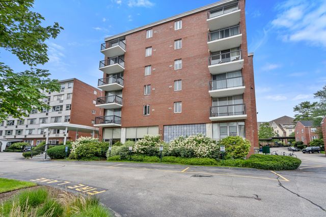 20 Hammond Pond Parkway 504, Newton, MA 02467