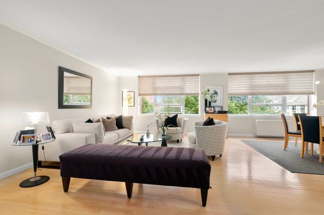 20 Hammond Pond Parkway 504, Newton, MA 02467