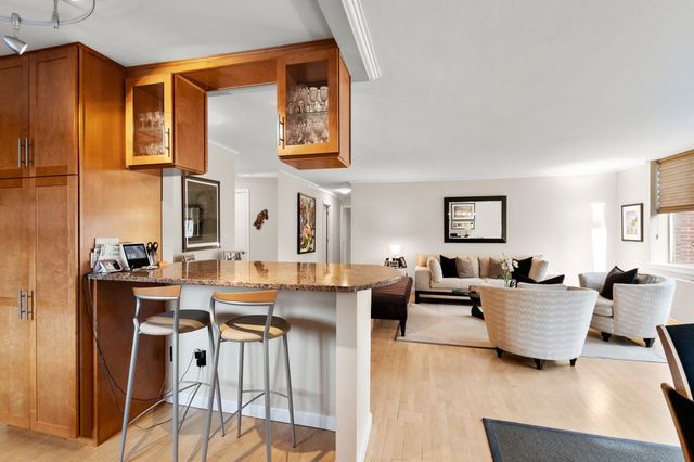 20 Hammond Pond Parkway 504, Newton, MA 02467