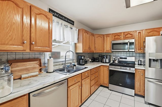 4009 Ridge Road, Zion, IL 60099