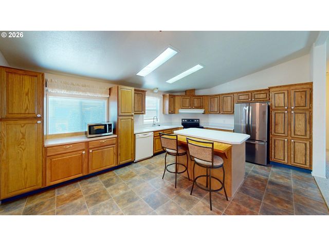 98042 W BENHAM Ln 15, Brookings, OR 97415