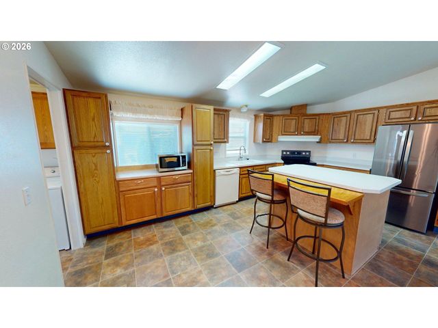 98042 W BENHAM Ln 15, Brookings, OR 97415
