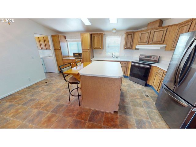 98042 W BENHAM Ln 15, Brookings, OR 97415