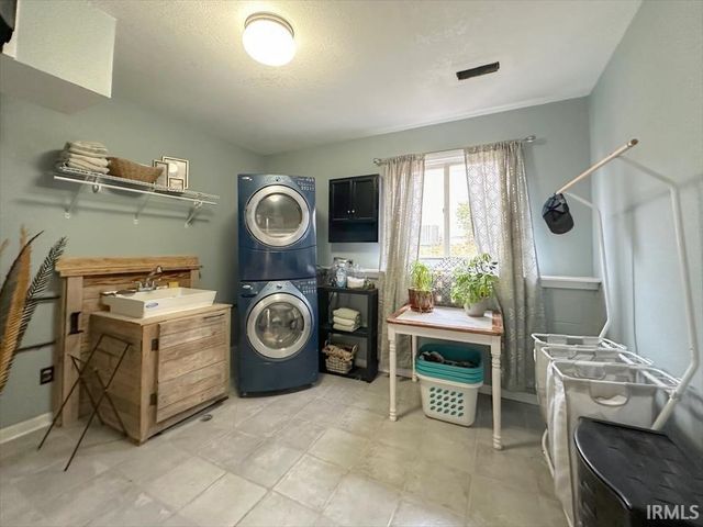 3201 S ALBRIGHT Road, Kokomo, IN 46902