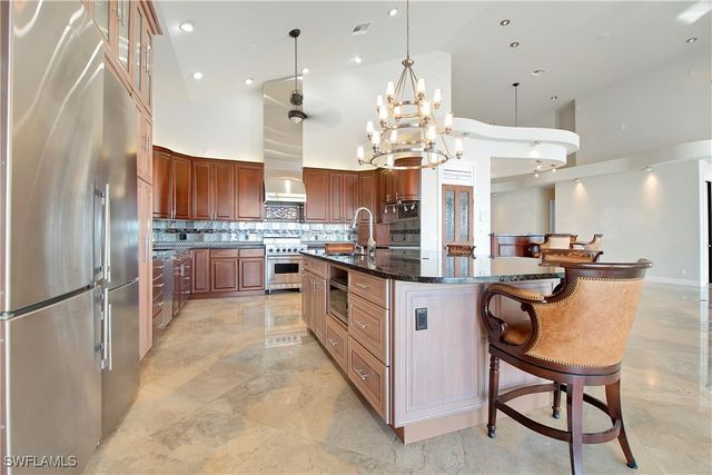 28 Pelican ST W, Naples, FL 34113