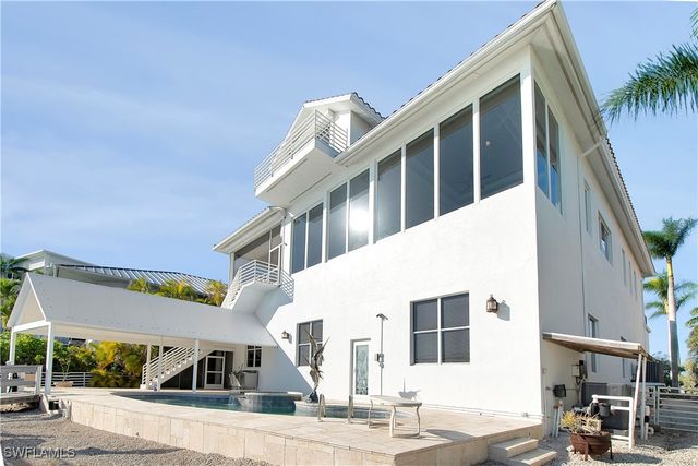 28 Pelican ST W, Naples, FL 34113