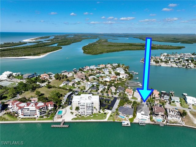 28 Pelican ST W, Naples, FL 34113