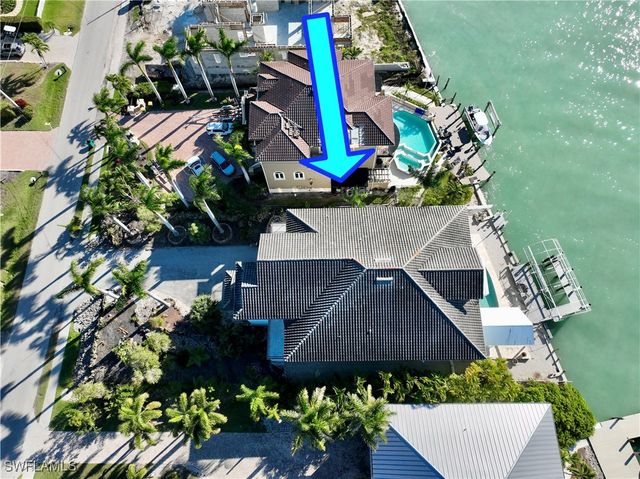 28 Pelican ST W, Naples, FL 34113