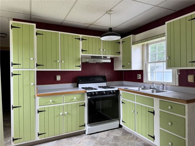 32 Torch Lane, Coventry, RI 02816