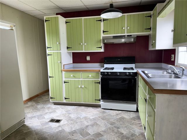 32 Torch Lane, Coventry, RI 02816