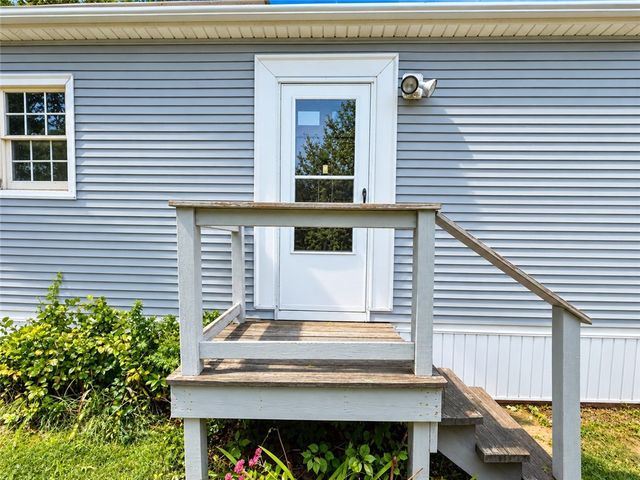 32 Torch Lane, Coventry, RI 02816