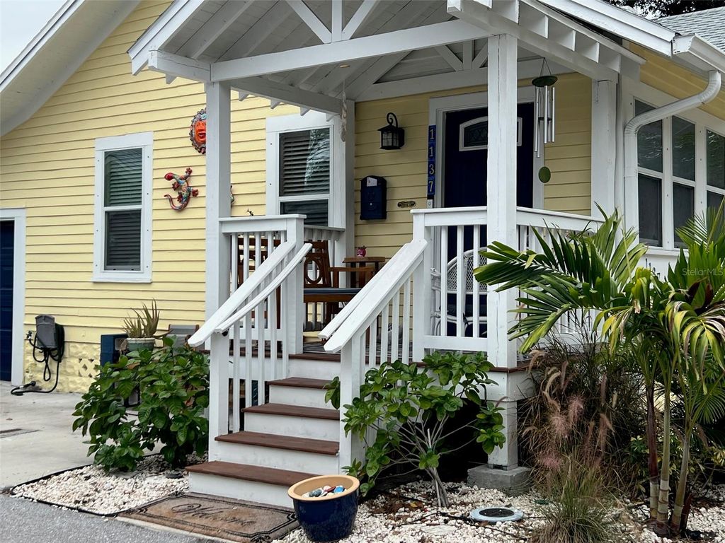 1137 HIGHLAND STREET S, St Petersburg, FL 33701