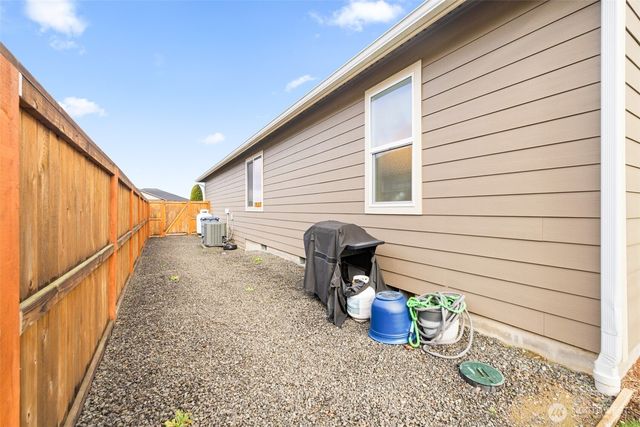 440 Blue Glacier Loop, Sequim, WA 98382