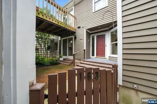 163 Grandview Lane, Mahwah, NJ 07430