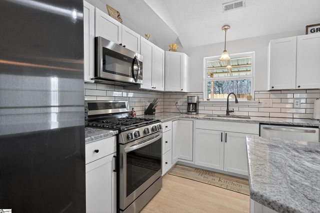 319 Sunnydale Drive, Taylors, SC 29687