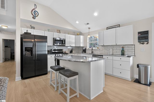 319 Sunnydale Drive, Taylors, SC 29687