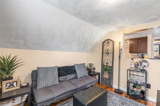 82 Chestnut Avenue, Cranston, RI 02910