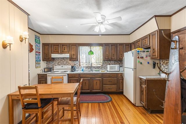 82 Chestnut Avenue, Cranston, RI 02910