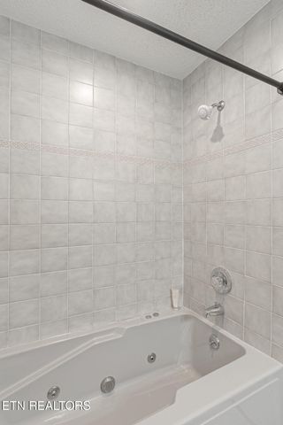 826 Gresham Rd, Knoxville, TN 37918