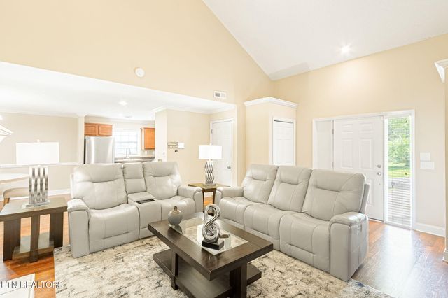 826 Gresham Rd, Knoxville, TN 37918