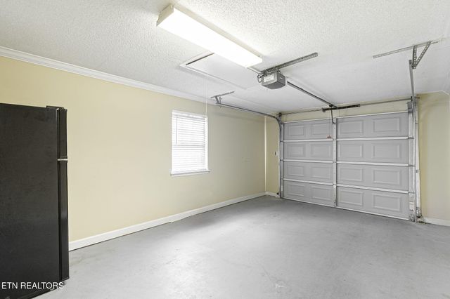 826 Gresham Rd, Knoxville, TN 37918