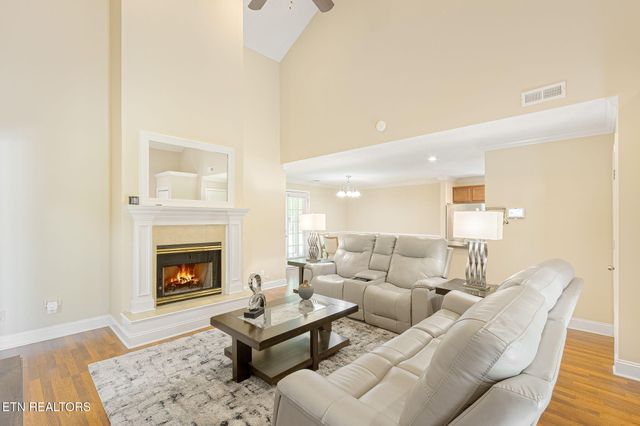 826 Gresham Rd, Knoxville, TN 37918